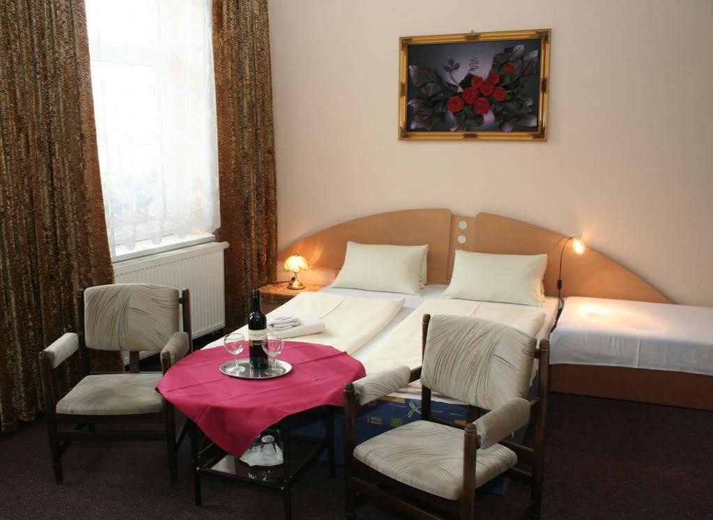 Hotel Bayer Plzen Exterior photo
